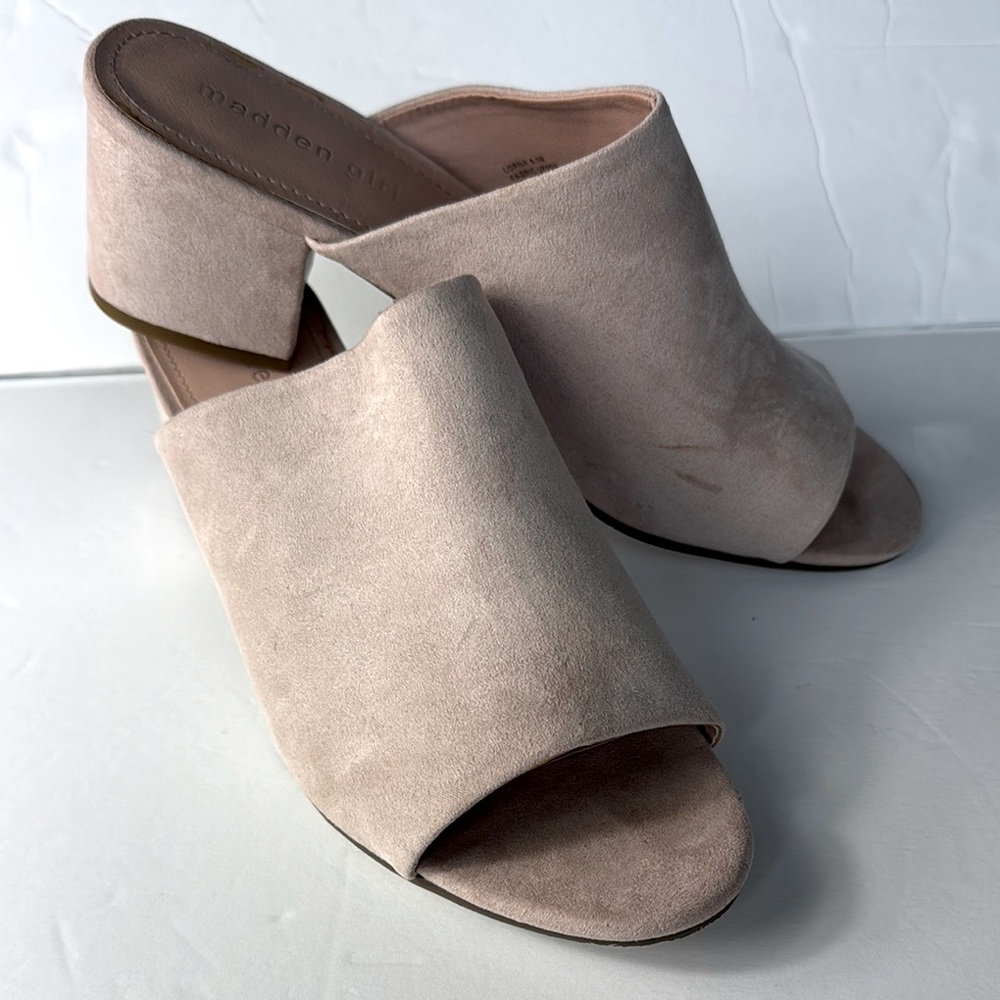 MADDEN GIRL Women's Light Mauve Open Toe Sandal Block Heel Slip On Size 8.5M